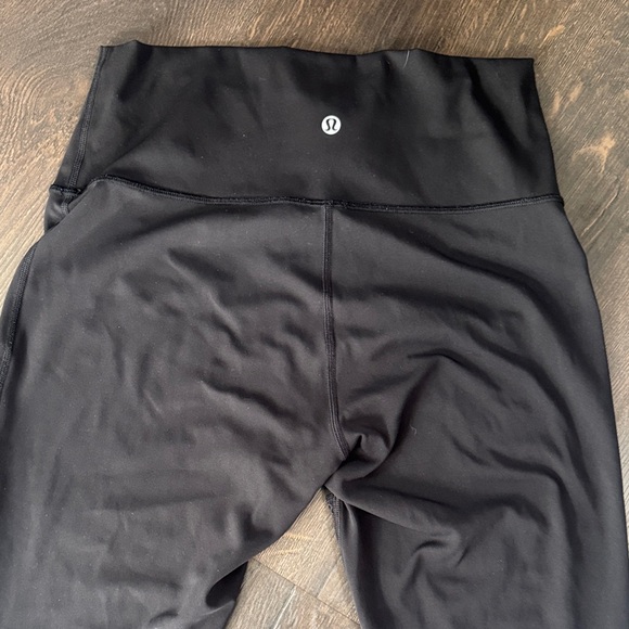 Women’s Lululemon Black Mesh Panel Leggings Size 8 Wonder Under inseam 28 - Picture 4 of 9
